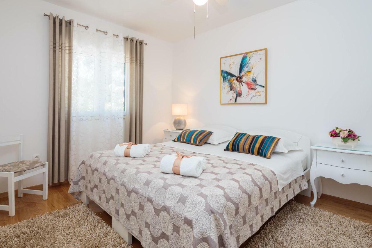 Holiday Home Brac Supetar Εξωτερικό φωτογραφία