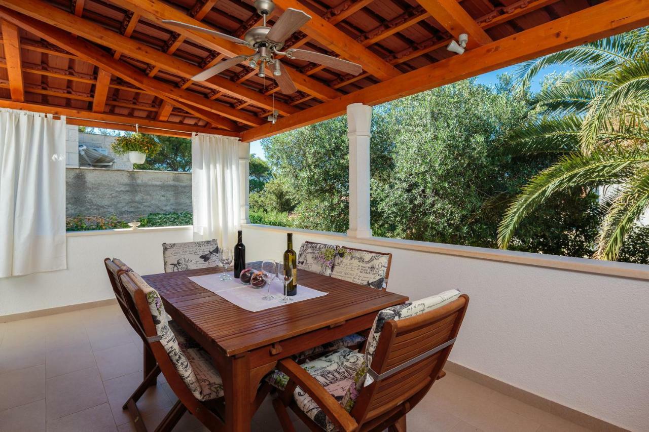 Holiday Home Brac Supetar Εξωτερικό φωτογραφία