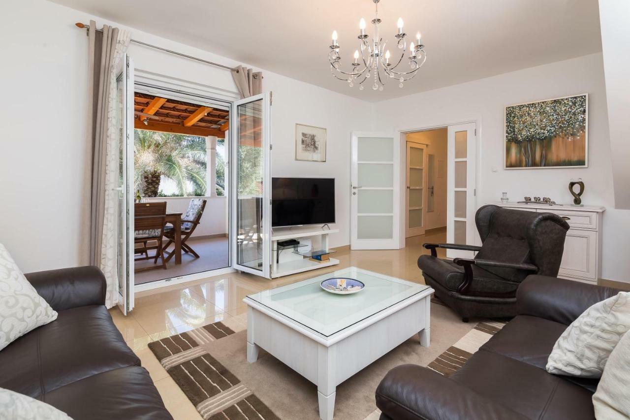 Holiday Home Brac Supetar Εξωτερικό φωτογραφία